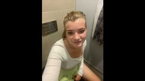 holy_tereza @ stripchat on 20231001