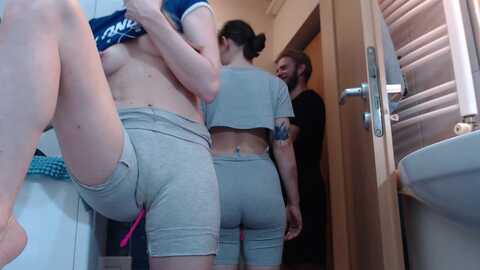 llovers4u2 @ stripchat on 20231006