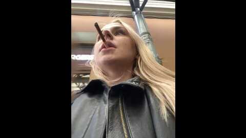 blueberry_eyess @ stripchat on 20231008