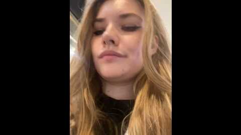 holy_tereza @ stripchat on 20231008