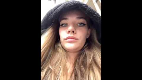 holy_tereza @ stripchat on 20231014