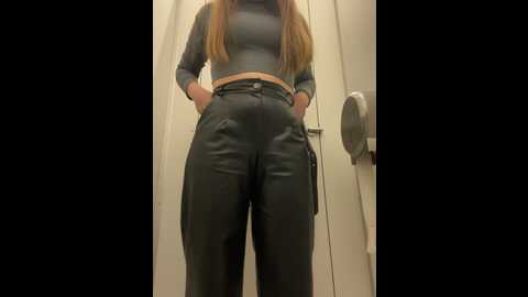 vikimur @ stripchat on 20231014