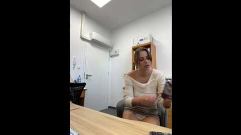 hii_lolla @ stripchat on 20231017