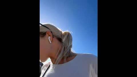 streetdoll @ stripchat on 20231018