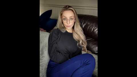lilyorion @ stripchat on 20231025