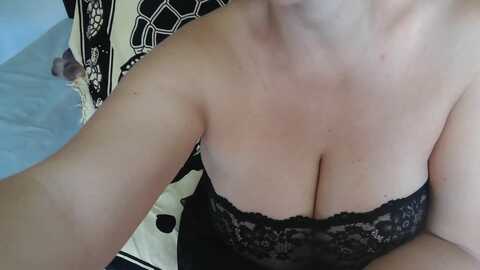 bambi047 @ stripchat on 20231027