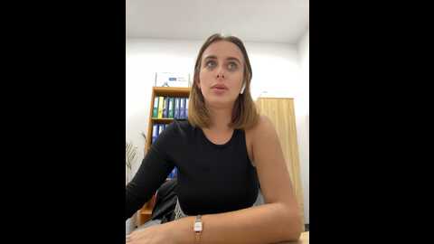hii_lolla @ stripchat on 20231027