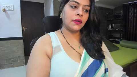tarivishu23 @ stripchat on 20231027
