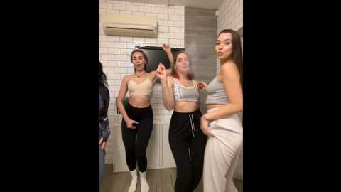 rollinggirlz @ stripchat on 20231028