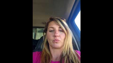sheissomething @ stripchat on 20231102