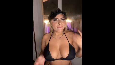 mia_whitepink
