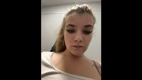 holy_tereza @ stripchat on 20231104