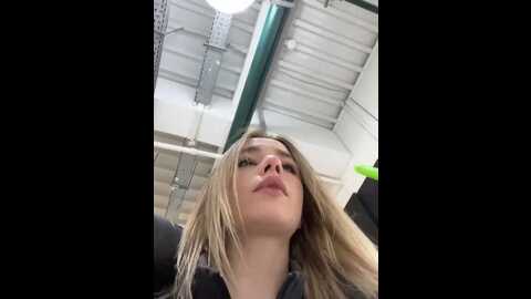 sssativa_model @ stripchat on 20231104