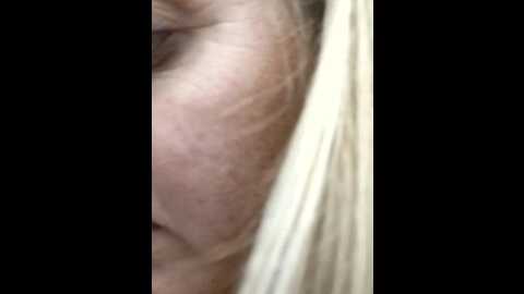 pinklipsskye