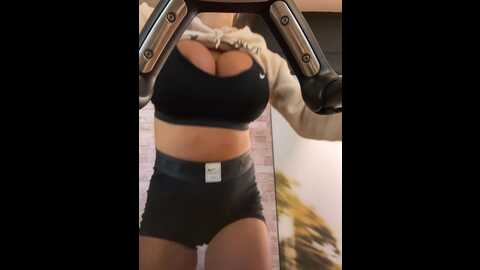 f3ckdolllucy @ stripchat on 20231107