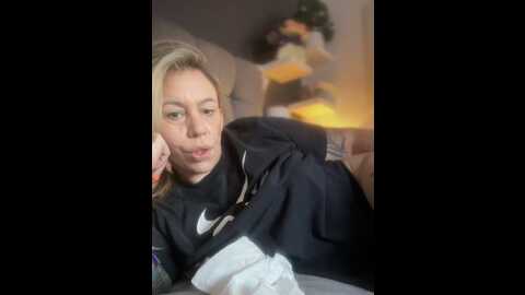 blondebitch2 @ stripchat on 20231113
