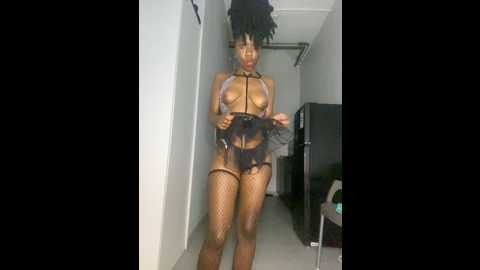 ebony_teaserxx @ stripchat on 20240924