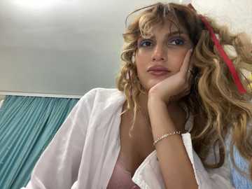 gumusguray @ stripchat on 20241007