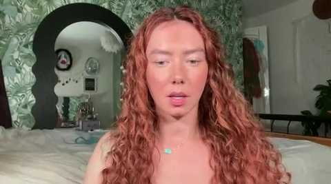lola_goldxo @ stripchat on 20241007
