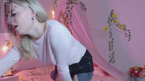 loraadoll @ stripchat on 20241007