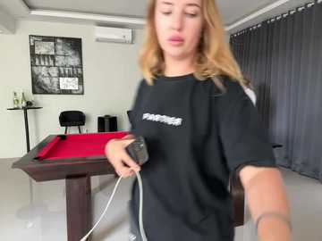 nura_n_sarah @ stripchat on 20241009