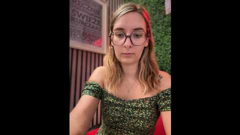the_snowwhitee @ stripchat on 20241009