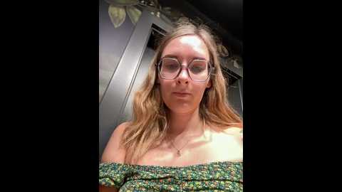 the_snowwhitee @ stripchat on 20241009