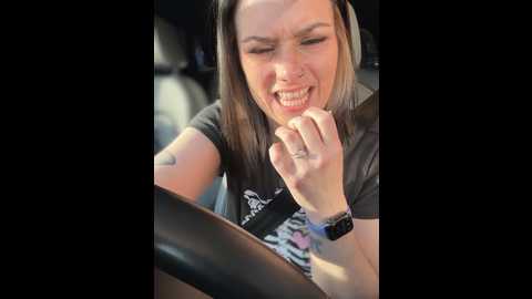 ladylena1 @ stripchat on 20241011