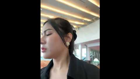 missvogue_010 @ stripchat on 20241012