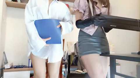 lush_cum_sneaky @ stripchat on 20241013