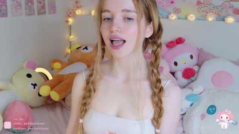 petiteluluxx @ stripchat on 20241014