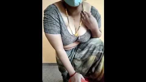 neelu_hoty