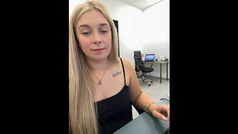 cherryauroraa @ stripchat on 20241018