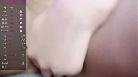 qiuqiu_3321 @ stripchat on 20241018