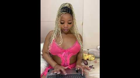 itsleyaa @ stripchat on 20241025