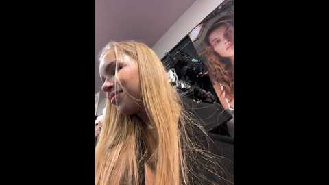 mur_girl @ stripchat on 20241027