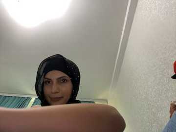 gumusguray @ stripchat on 20241101