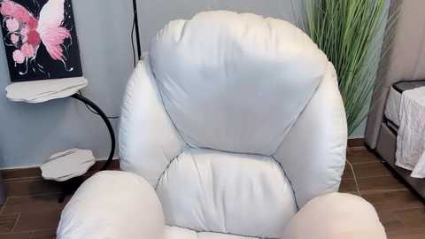 qi_baby @ stripchat on 20241104