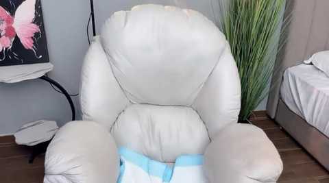 qi_baby @ stripchat on 20241111