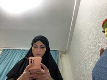 gumusguray @ stripchat on 20241112