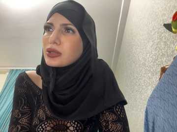 gumusguray @ stripchat on 20241115