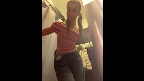 lia__love @ stripchat on 20241115