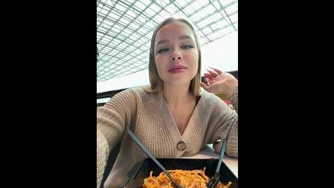 mur_girl @ stripchat on 20241115