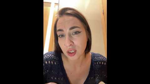 holly_play @ stripchat on 20241119