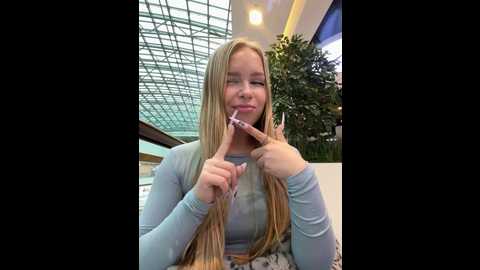 mur_girl @ stripchat on 20241120