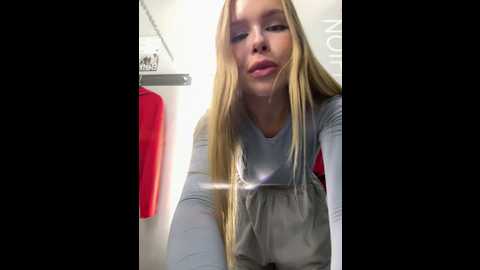 mur_girl @ stripchat on 20241120