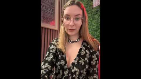 the_snowwhitee @ stripchat on 20241120