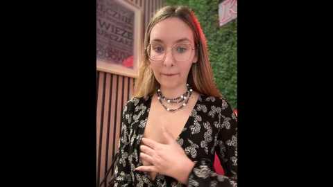 the_snowwhitee @ stripchat on 20241120