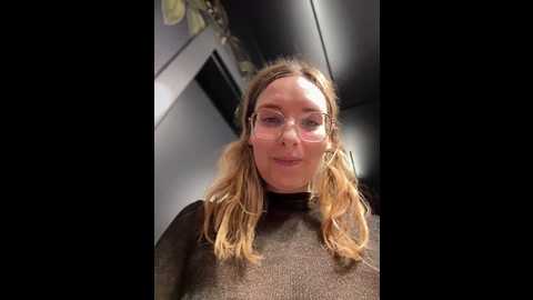 the_snowwhitee @ stripchat on 20241124