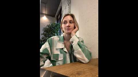feral_berry_8133 @ stripchat on 20241127
